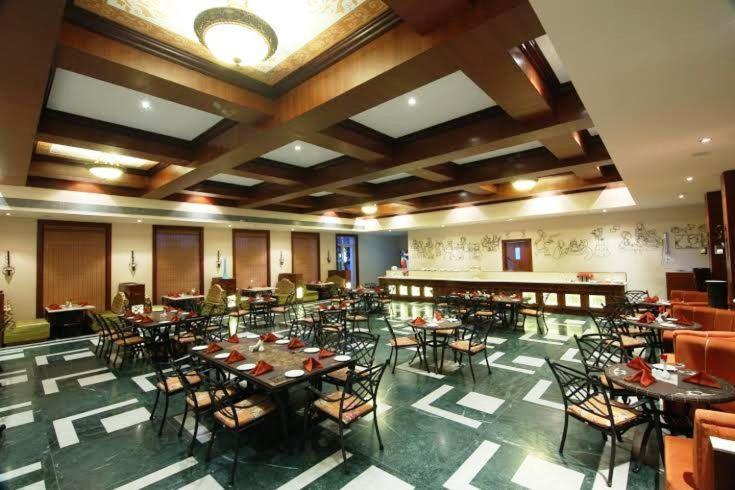Club Paraiso Rāipur Exterior foto