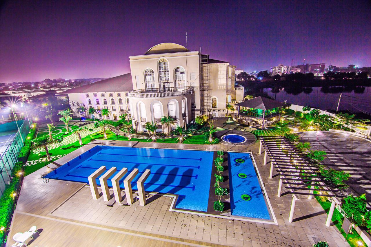 Club Paraiso Rāipur Exterior foto